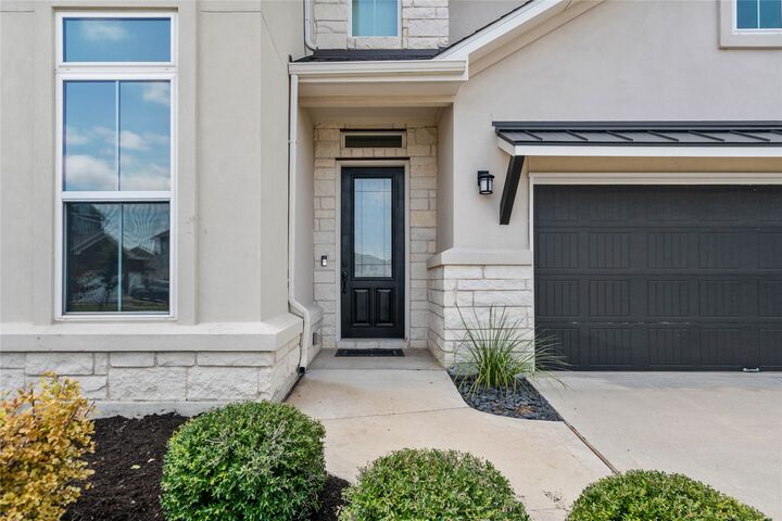 Property Photo:  20700 Matts Cove  TX 78660 