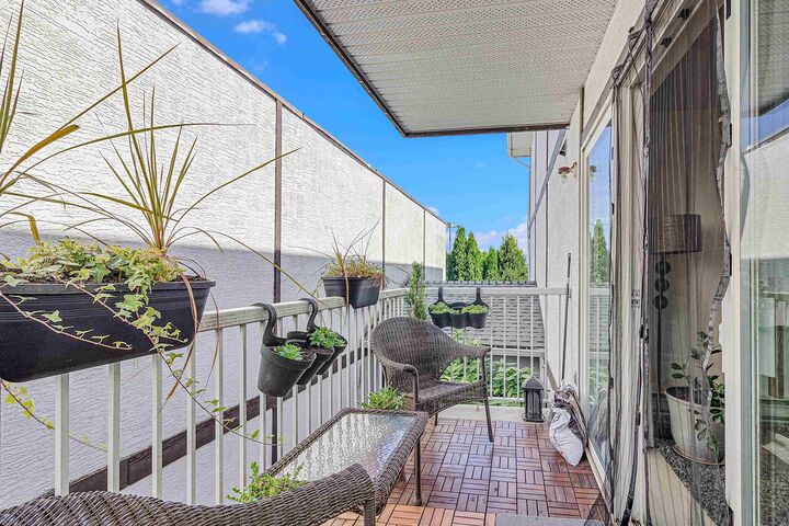 Property Photo: 45669 McIntosh Drive 214 BC V2P 6V4