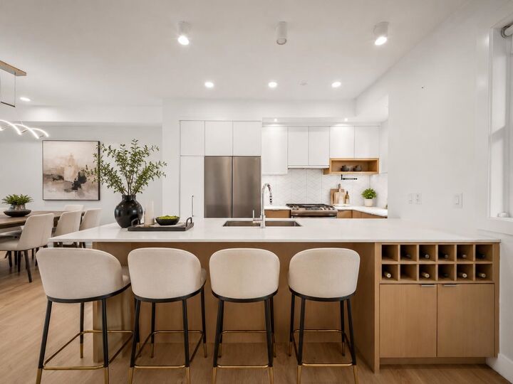 2350 165 Street 7 — photo 1