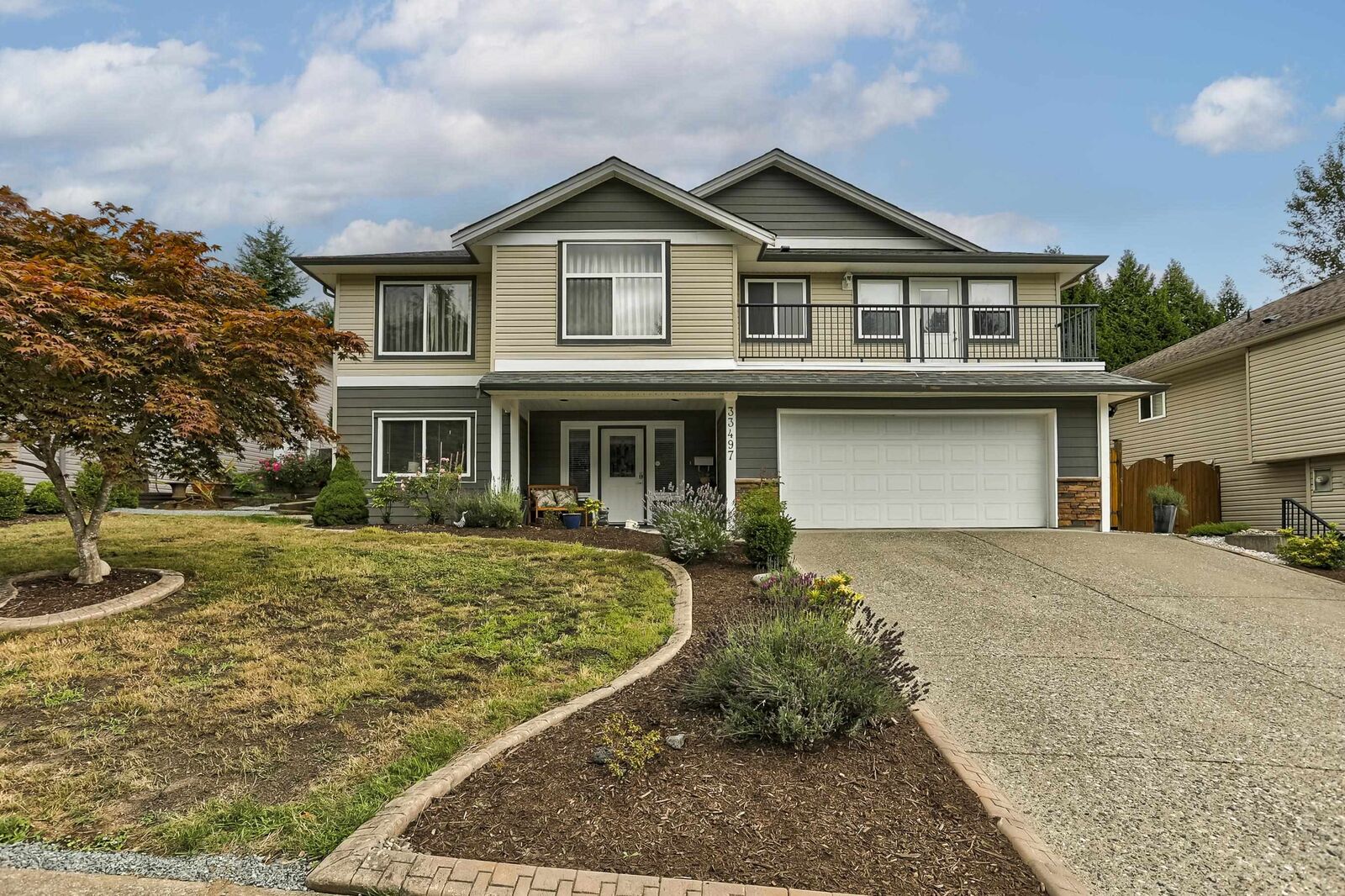 Property Photo: 33497 11 Avenue BC V2V 6Z5