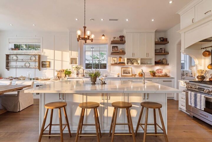 Property Photo:  1248 Kings Avenue  BC V7T 2C4 