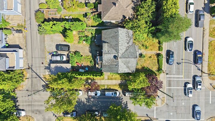 Property Photo: 93 W 12th Avenue BC V5Y 1T4