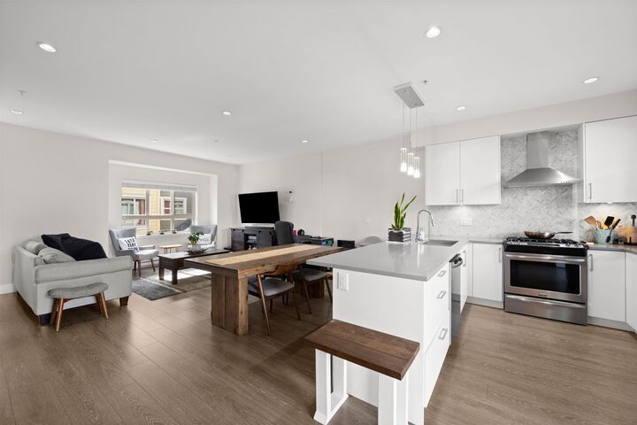 Property Photo:  843 Ewen Avenue 30  BC V3M 0K6 