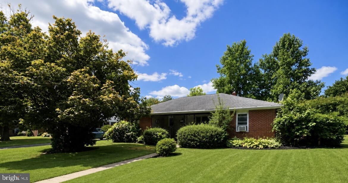Property Photo: 202 Pine Street MD 21620