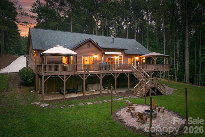 Property Photo:  2079 Dockside Place  NC 28612 