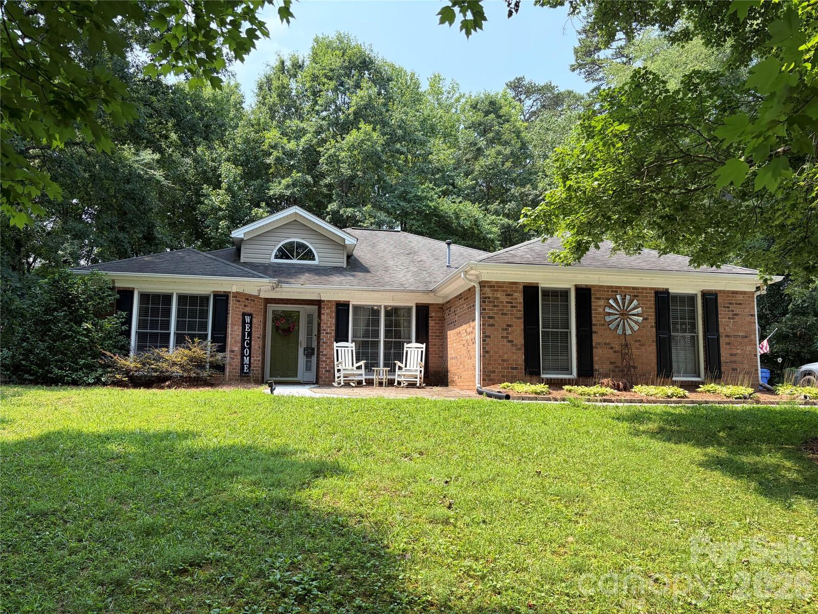 Property Photo:  270 Charter Oak Court  NC 28115 