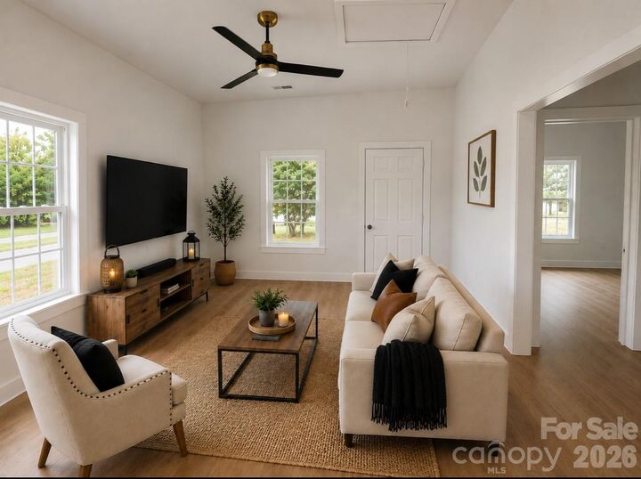 Property Photo:  207 Chestnut Street  SC 29340 