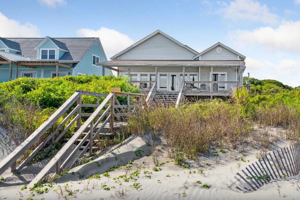 Property Photo: 911 E Arctic Avenue SC 29439