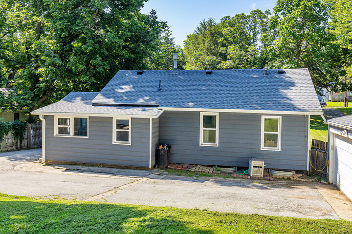 Property Photo:  2751 Sheridan Avenue  IA 50310 