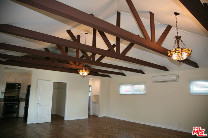 Property Photo:  6621 Nagle Ave  CA 91401 