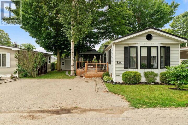 Property Photo: 71 Cherokee Lane ON N7A 3Y2