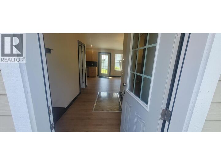 Property Photo: 611 Casley Court 3 BC V0G 1S1
