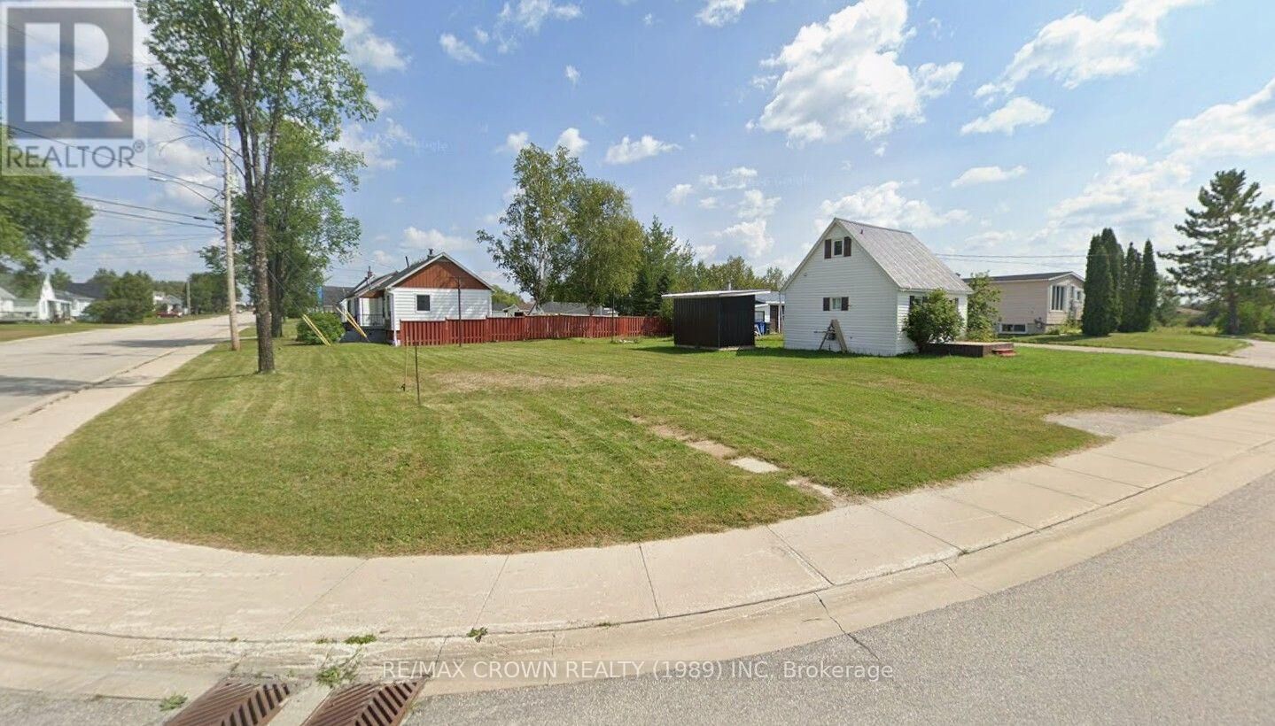 Property Photo:  71 Hollywood Avenue  ON P0L 2B0 