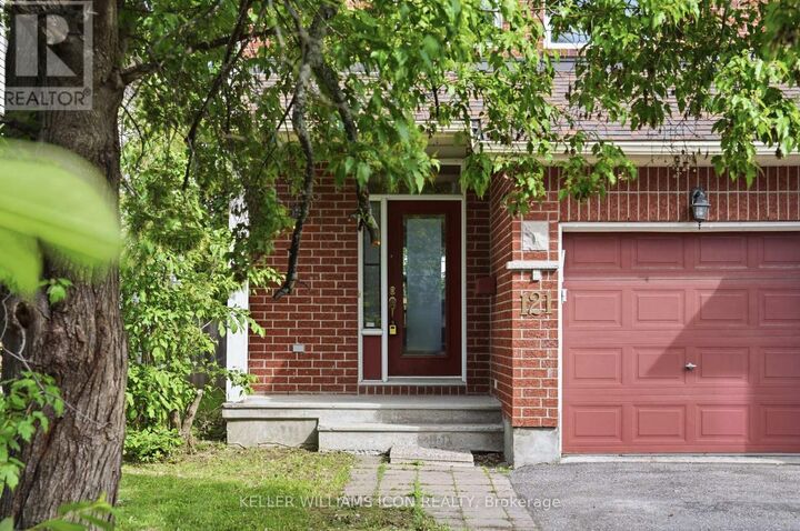 Property Photo:  121 Thornbury Crescent  ON K2G 6J1 