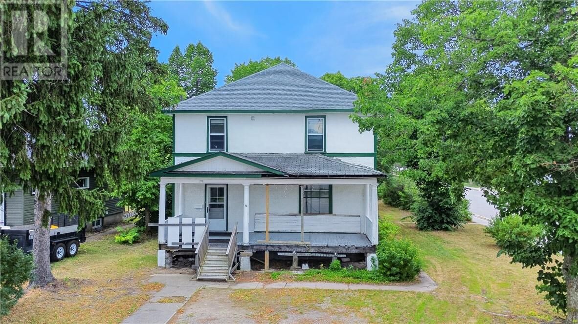 Property Photo: 75 Spruce Street ON P5E 1S6