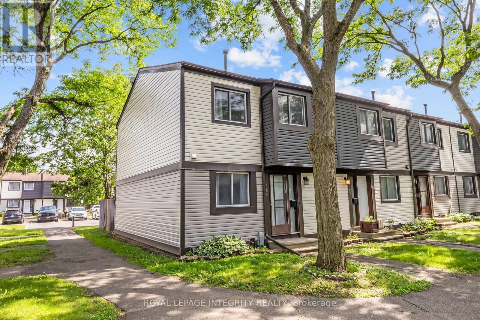 Property Photo:  3565 Aladdin Lane  ON K1T 1E1 