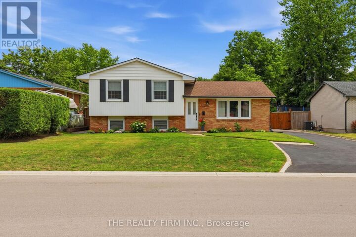 162 Oakwood Drive — photo 1