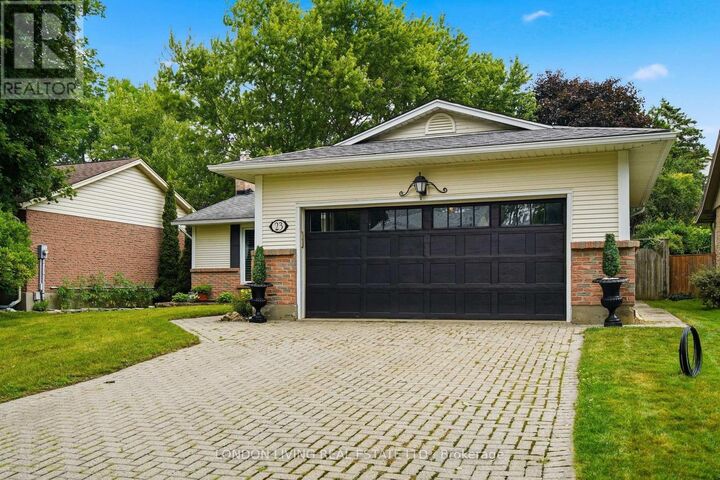 Property Photo:  23 Greenbrier Crescent  ON N6J 3X6 