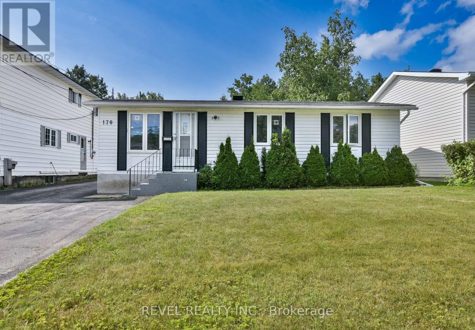 Property Photo:  170 Fourth Avenue  ON P0N 1G0 
