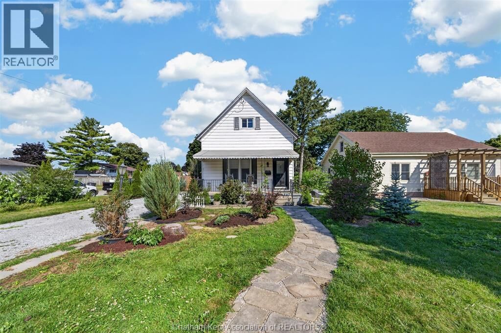 Property Photo: 45 Oxley Drive ON N7L 2K7