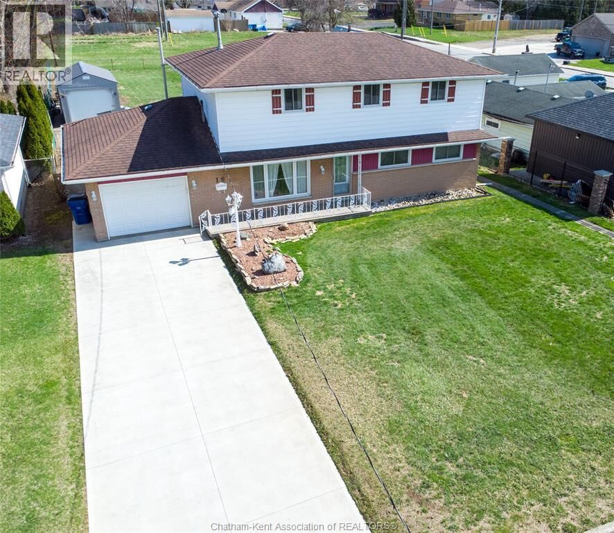 Property Photo:  16 Arthur Drive  ON N7M 3Y4 