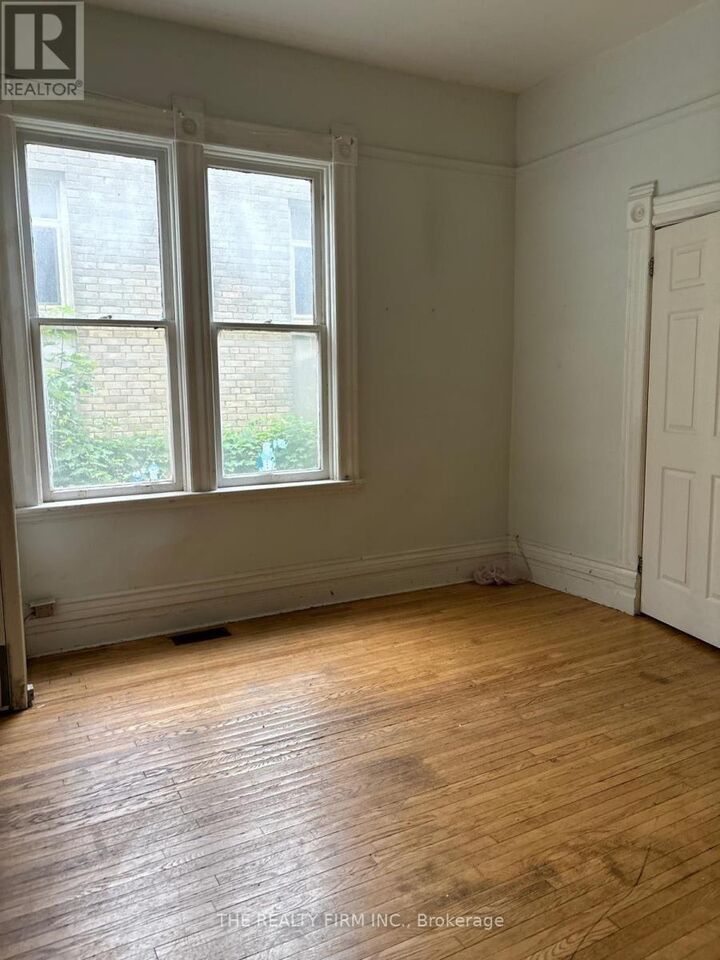 Property Photo:  361 Piccadilly Street A  ON N6A 1S9 