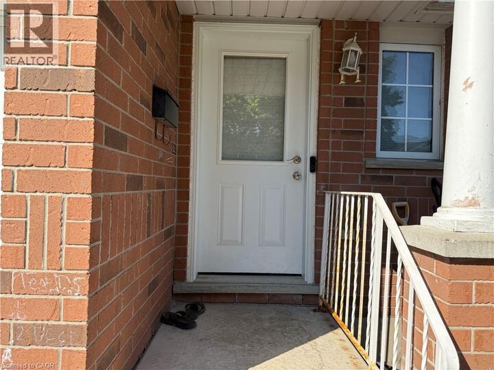 Property Photo:  11 Hackberry Street 1  ON N2E 3R2 