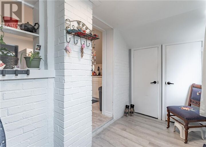 Property Photo:  287 Van Horne Street  ON P3B 1J1 