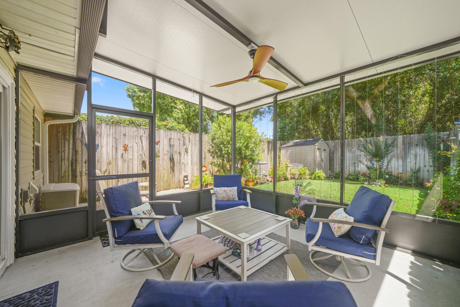 Property Photo: 34 Blenheim Lane Apt 14 FL 32459