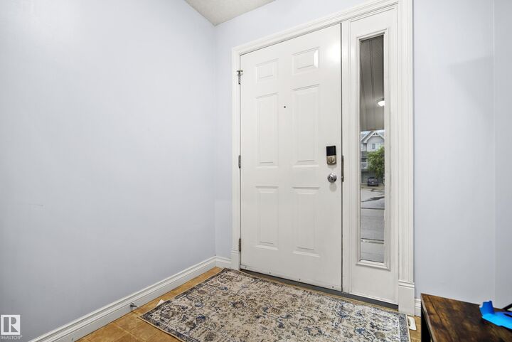 Property Photo: 12050 17 Avenue SW 6 AB T6W 1X4