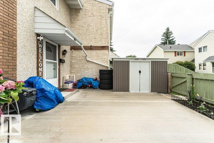 Property Photo: 10B Callingwood Court NW AB T5T 0H5