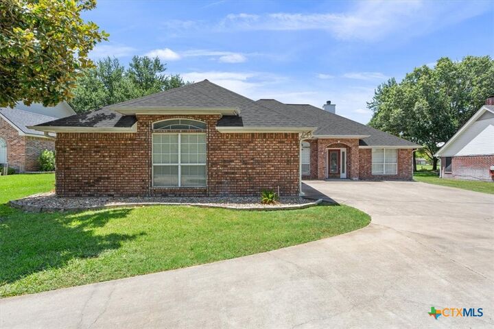Property Photo:  3313 Chisholm Trail  TX 76571 
