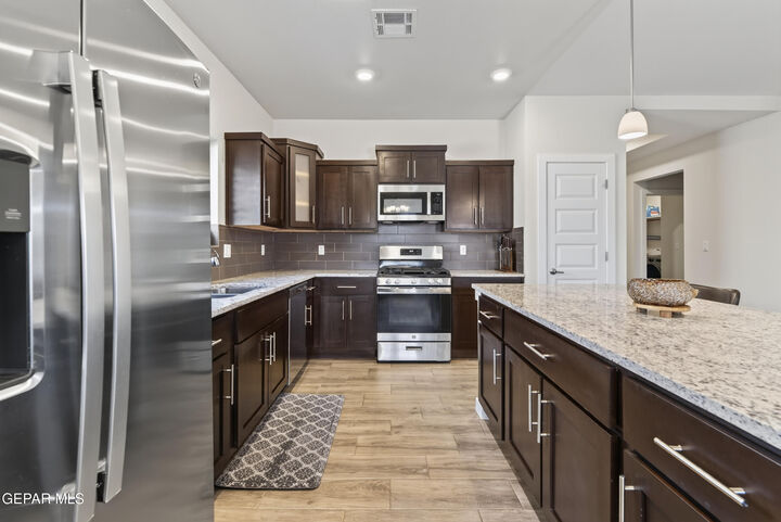 Property Photo: 13717 Flora Vista Avenue TX 79928