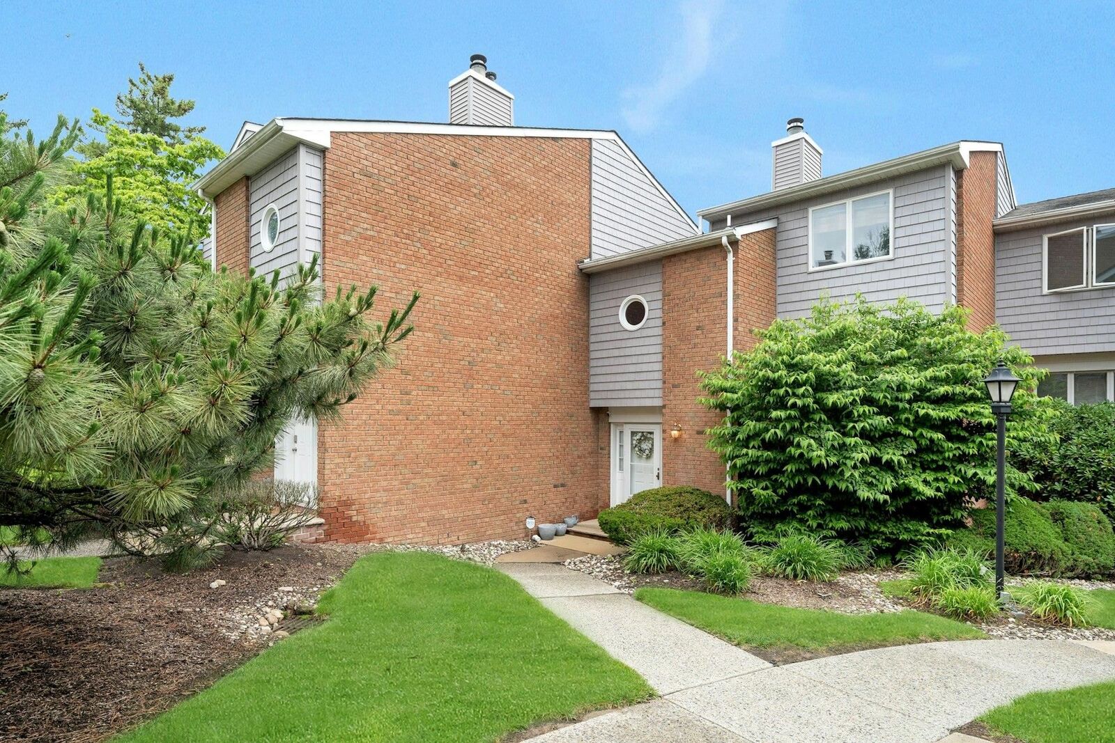 Property Photo:  27 Sherwood Ct  NJ 07661 