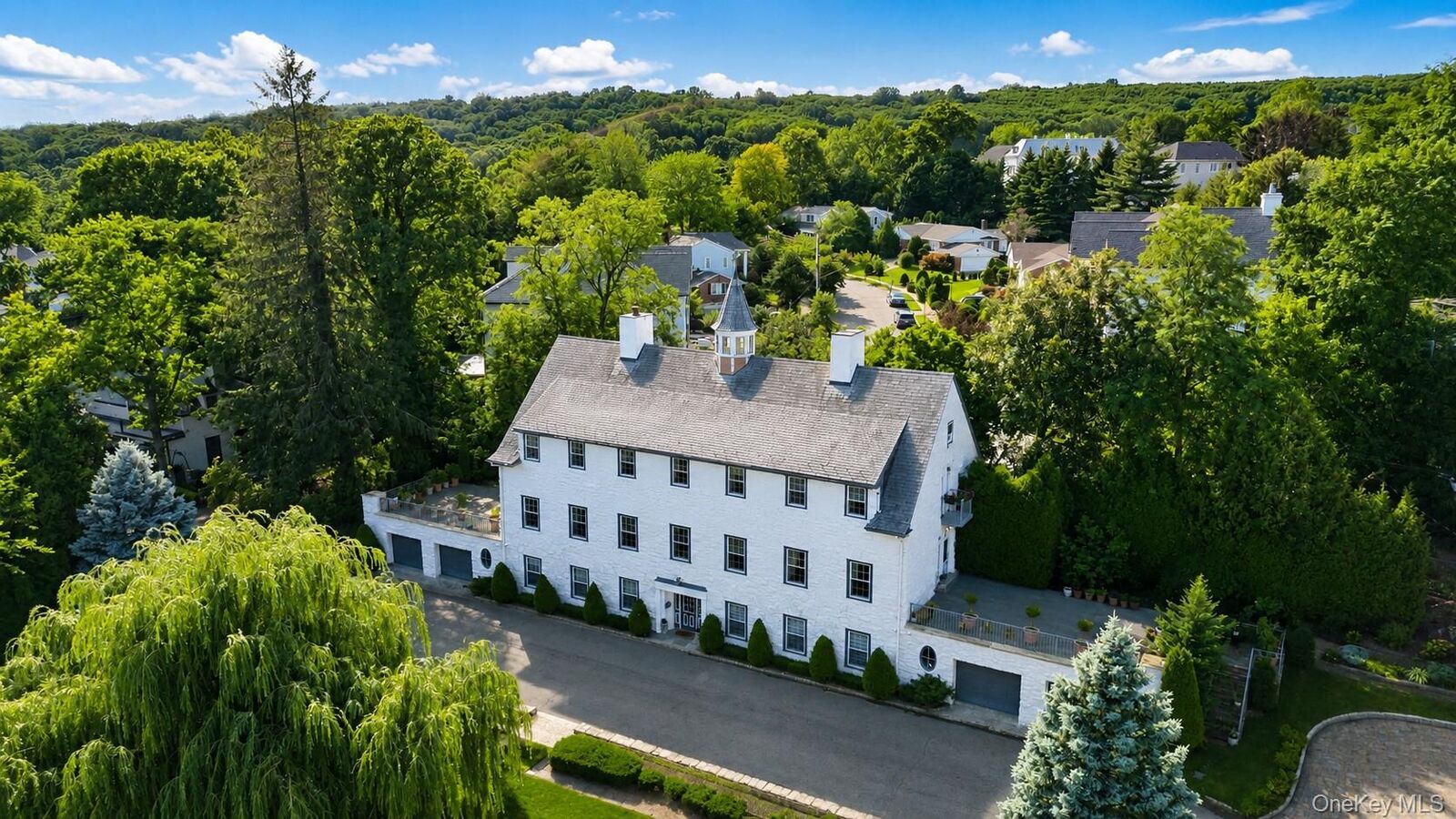 Property Photo:  79 Flagg Court  NY 10304 