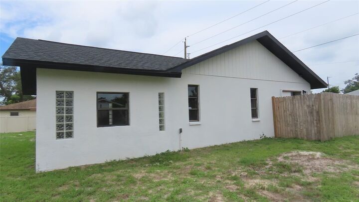 Property Photo:  807 Nectar Road  FL 34293 