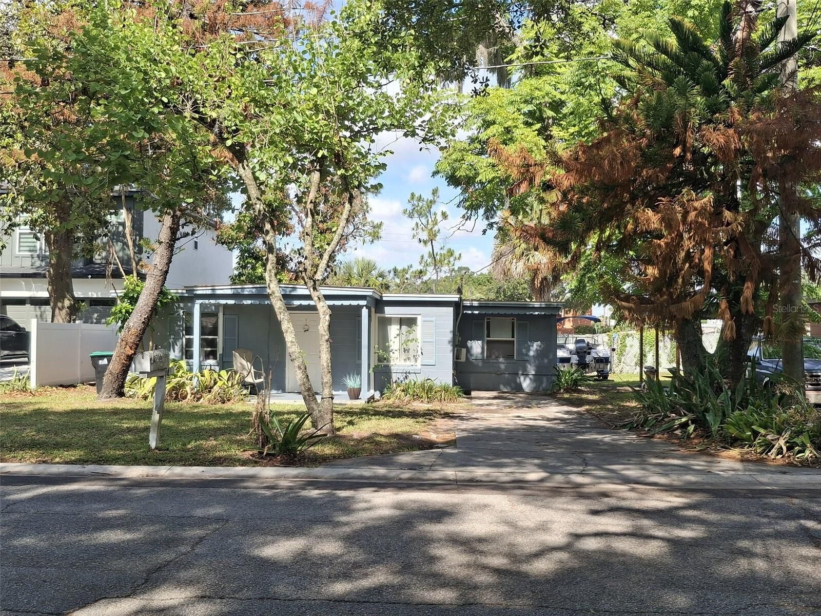 Property Photo:  884 E Michigan Street  FL 32806 