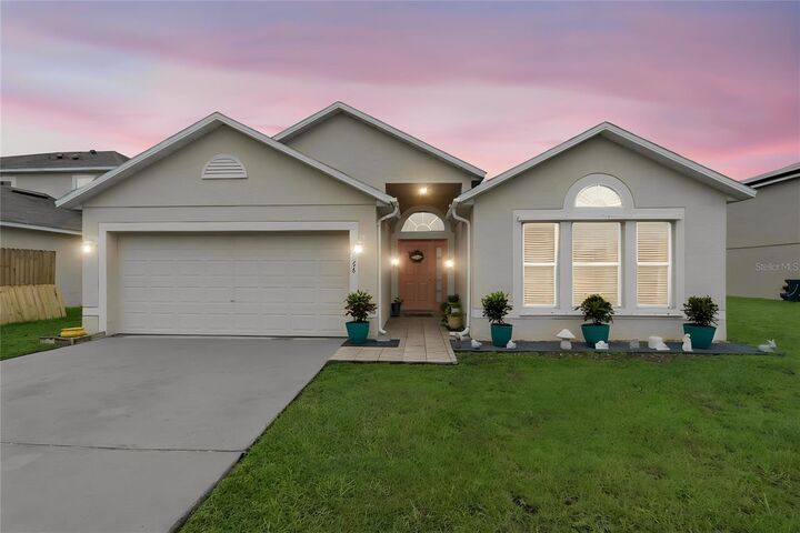 Property Photo: 10354 Laxton Street FL 32824