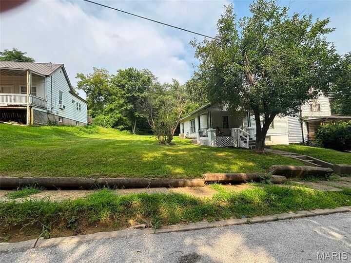 Property Photo: 1127 Sierra Street MO 63401