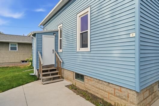 Property Photo:  1516 N 23rd St  WI 54220 