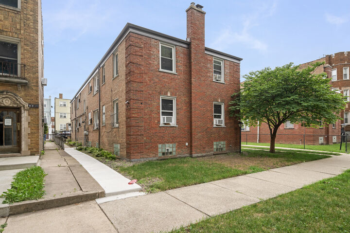 Property Photo:  9032 S Laflin Street  IL 60620 
