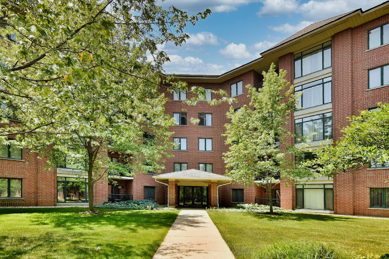 Property Photo:  865 E 22nd. Street 102  IL 60148 