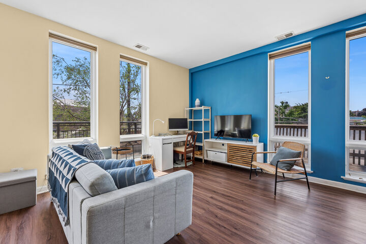 Property Photo: 3450 S Halsted Street 202 IL 60608