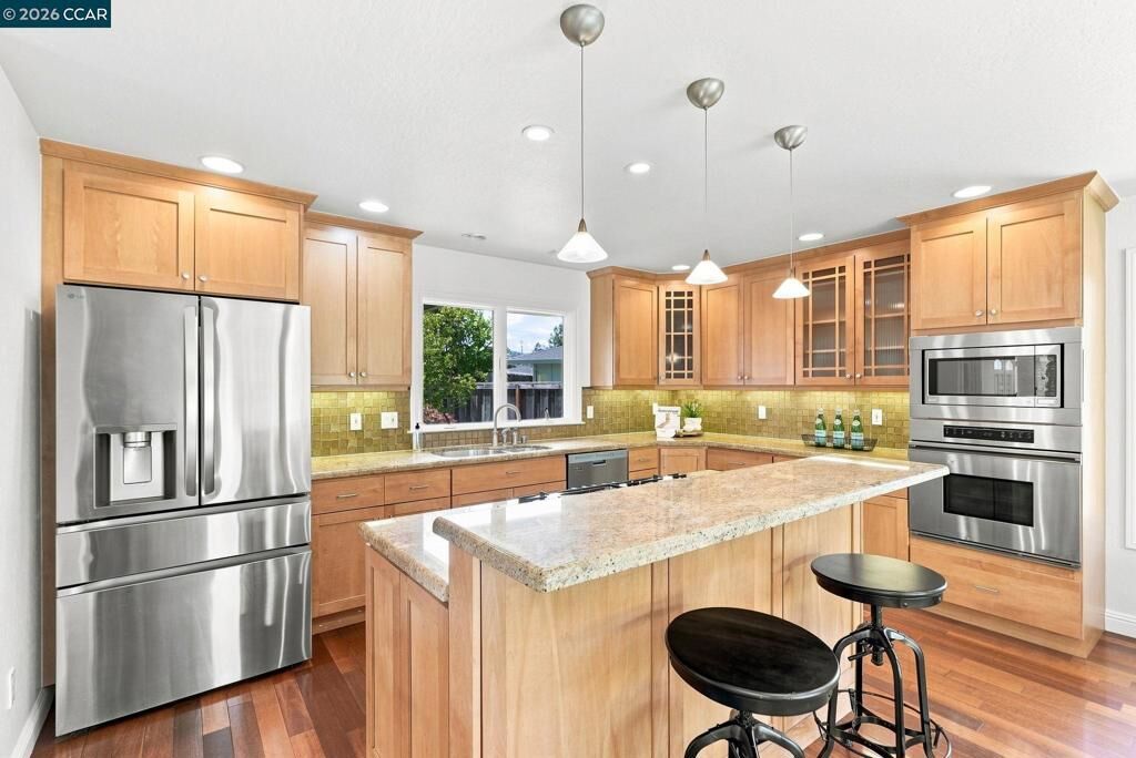 Property Photo: 165 Selborne Way CA 94556