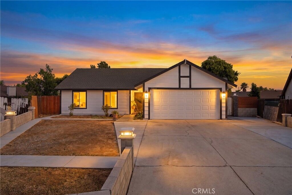 Property Photo:  2443 Tulip Court  CA 92545 
