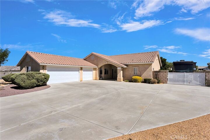 Property Photo: 13490 Paraiso CA 92308