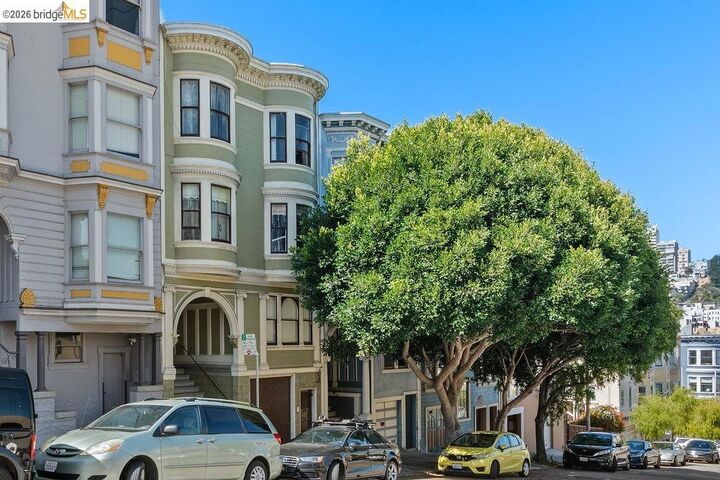 Property Photo: 449 453 Chestnut St CA 94133