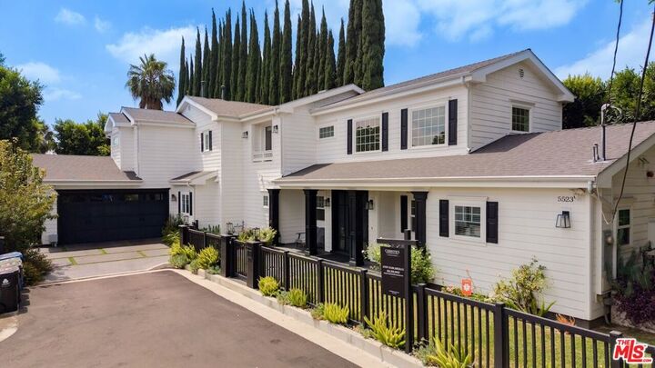 Property Photo:  5523 Longridge Avenue  CA 91401 