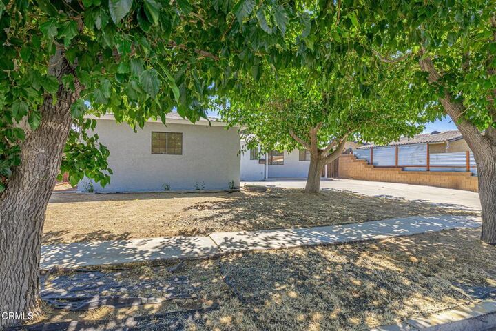Property Photo: 44846 Andale Avenue CA 93535