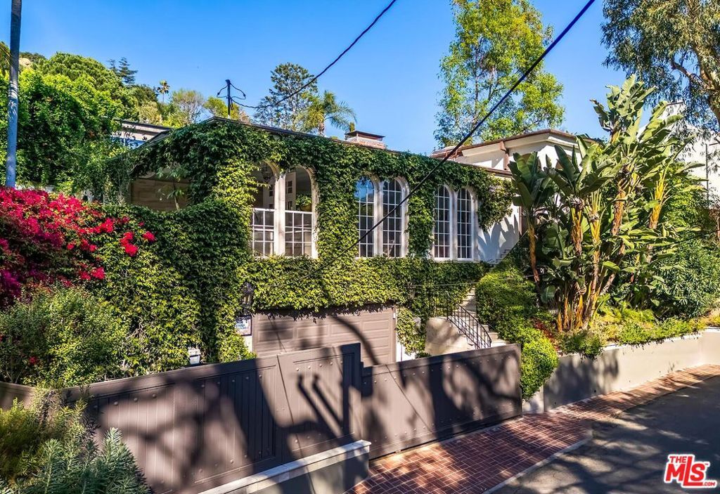 Property Photo: 2806 Nichols Canyon Road CA 90046